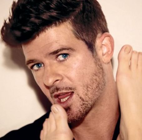 Robin Thicke is a successful singer in the US who speclializes in Soul and R&B.
